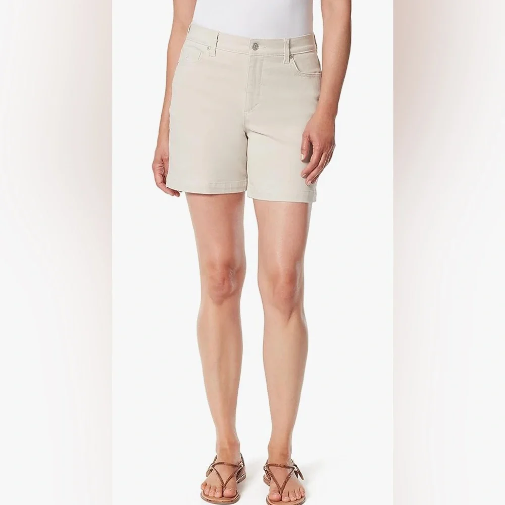 NEW Gloria Vanderbilt Women's Amanda Jean Short